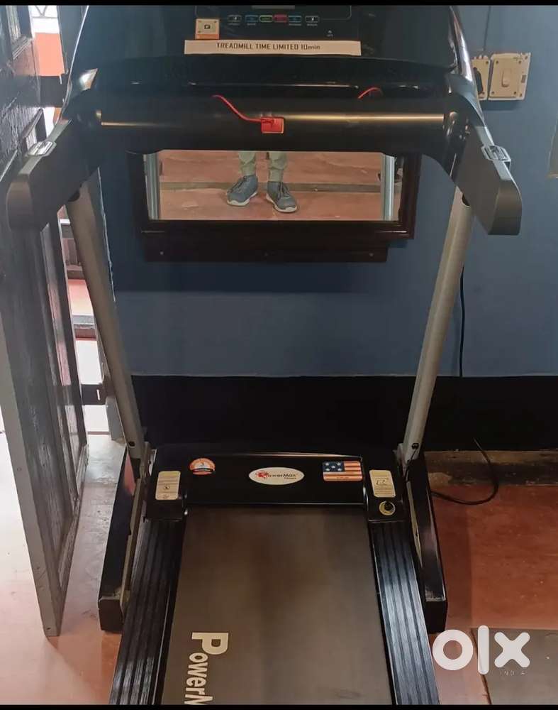 Electric Treadmill fully automatic full running condition.