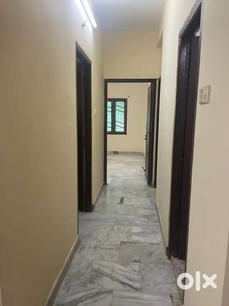 3bhk flat at first floor 2 washroom 2 balconies  with permission rent