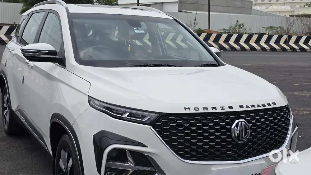 MG Hector Plus 2020 Petrol 27000 Km Driven