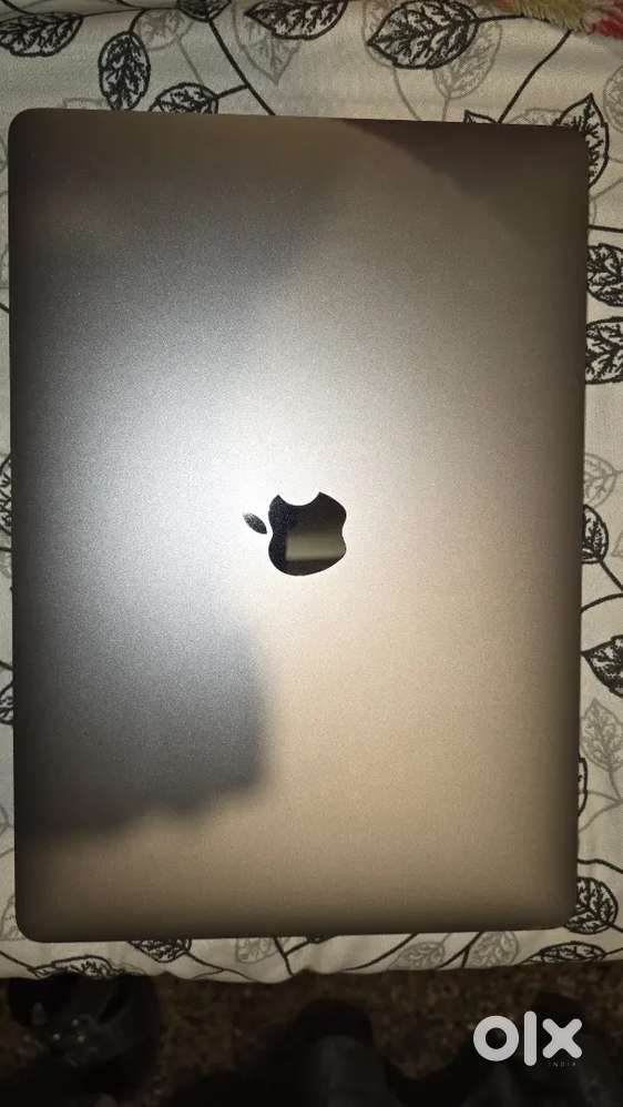 Apple MacBook Pro 2017 • 8 GB RAM • 512 GB SSD • Excellent Condition