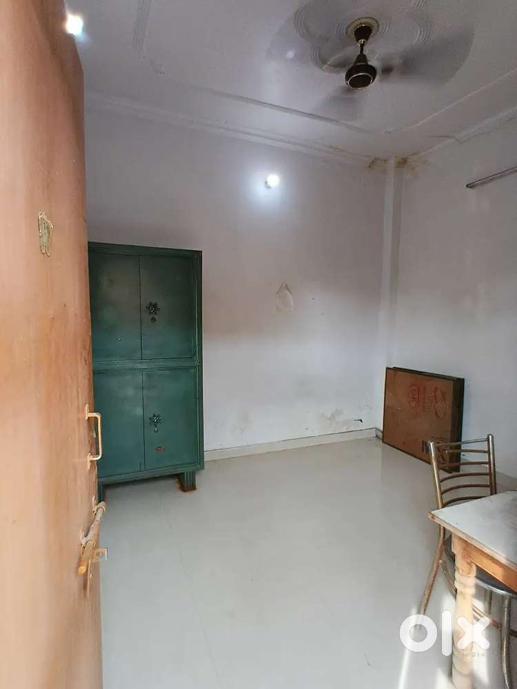 Single Room set for Girls near Kapoorthala, Aliganj