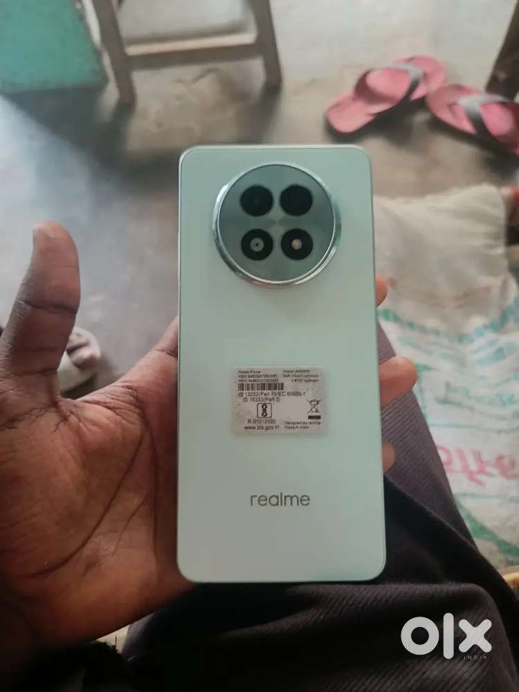Realme 13 5G 8_128/4 manth old