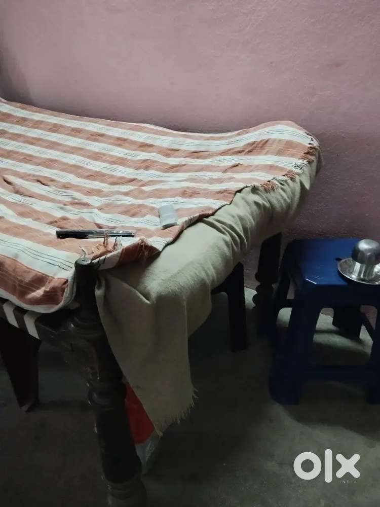 నవారు మచ్చలు మరియు పరుపులు