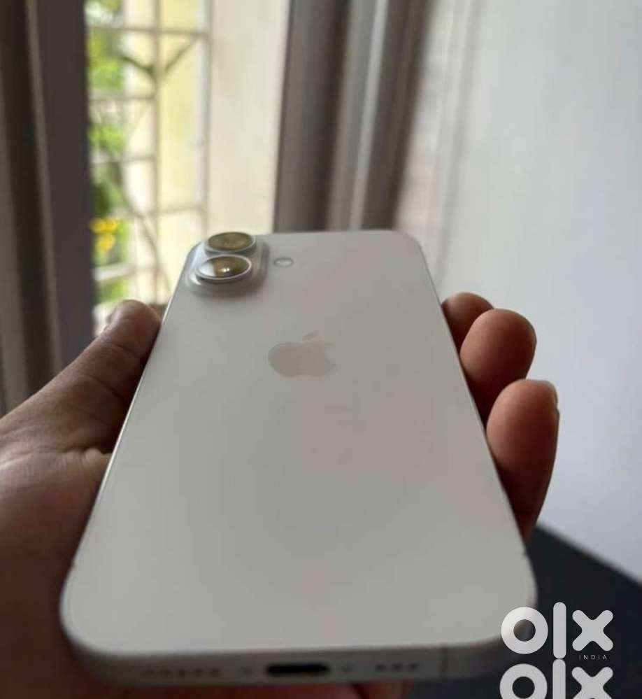 i phone 16 256gb just 6 monthes used