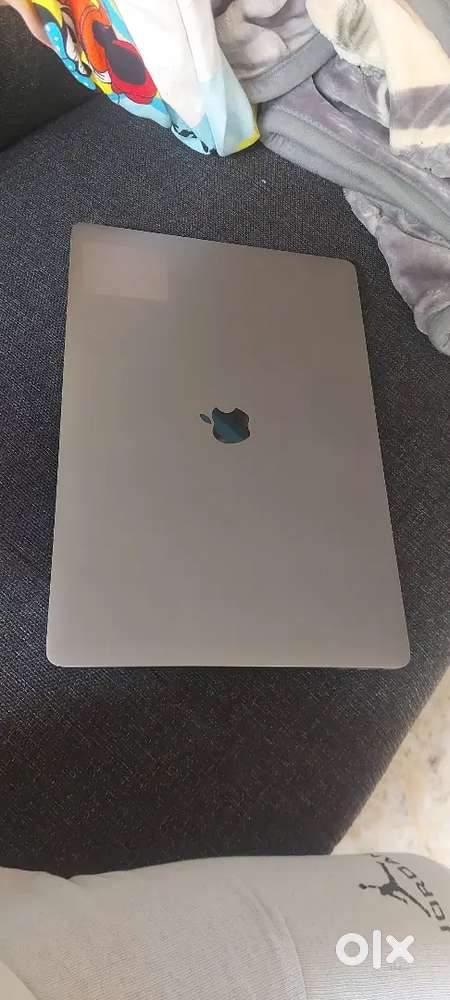 Macbookproi9 2019model 32 gbram 8tbssd storagemainstagelivestudioworks