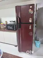 Selling gorej eon fridge