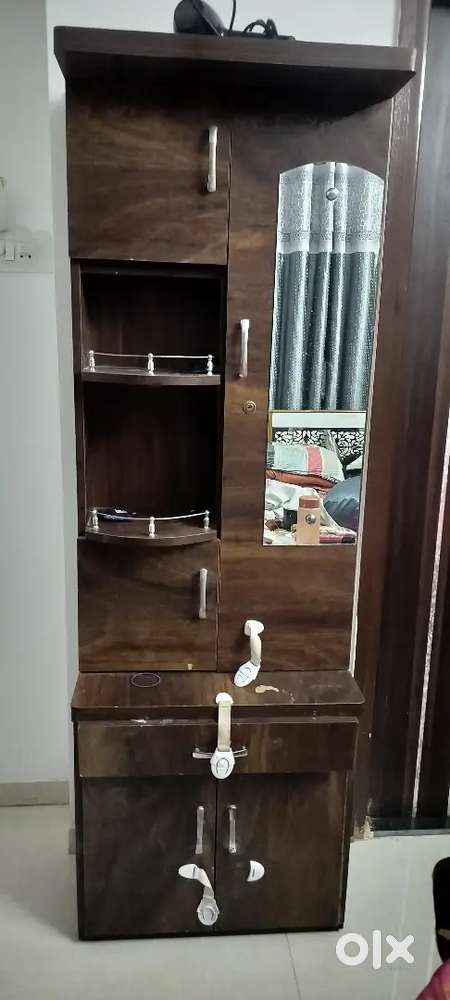 Dressing table brown colour