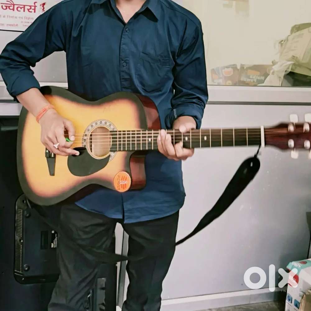 New guitar for selling good condition