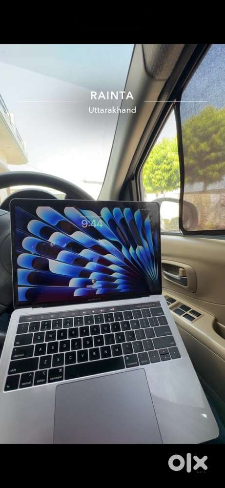 MacBook Pro 2019 (touch bar, core i5, 8GB, 128GB) excellent condition