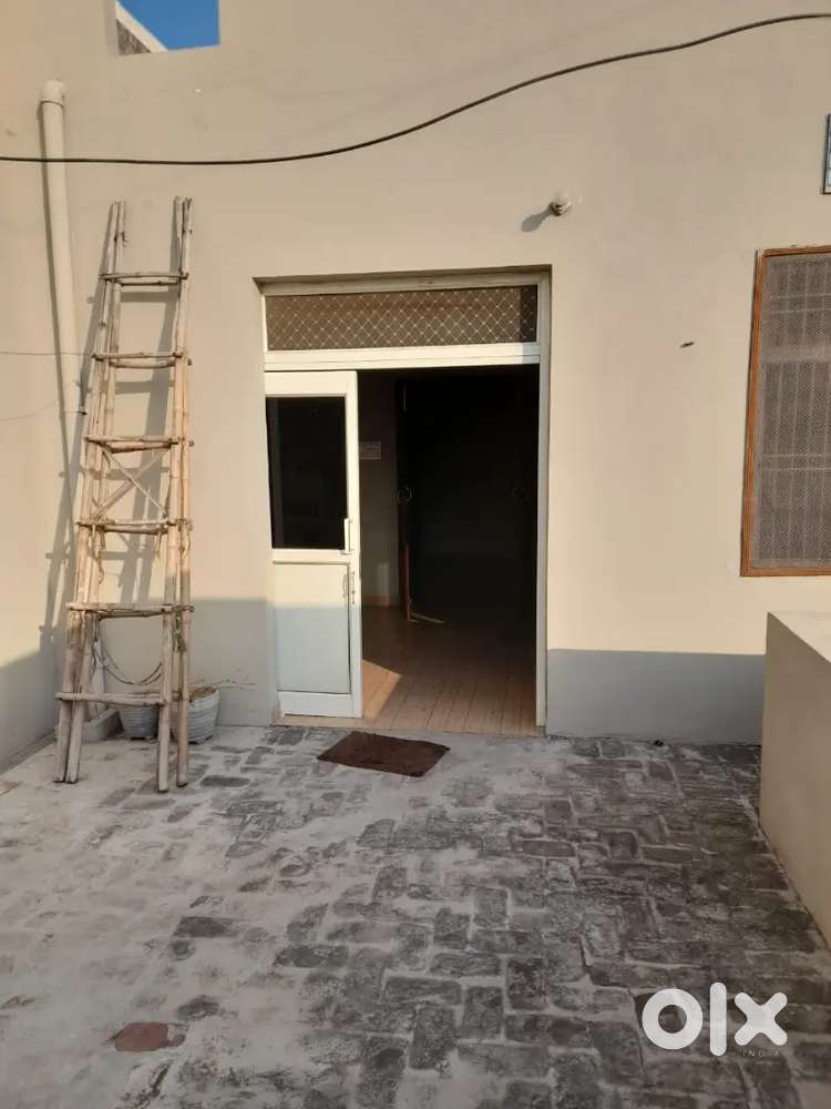 One room set is available for rent