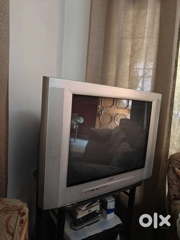 Philips CRT 29 TV Fully Working with Remote and Trolley