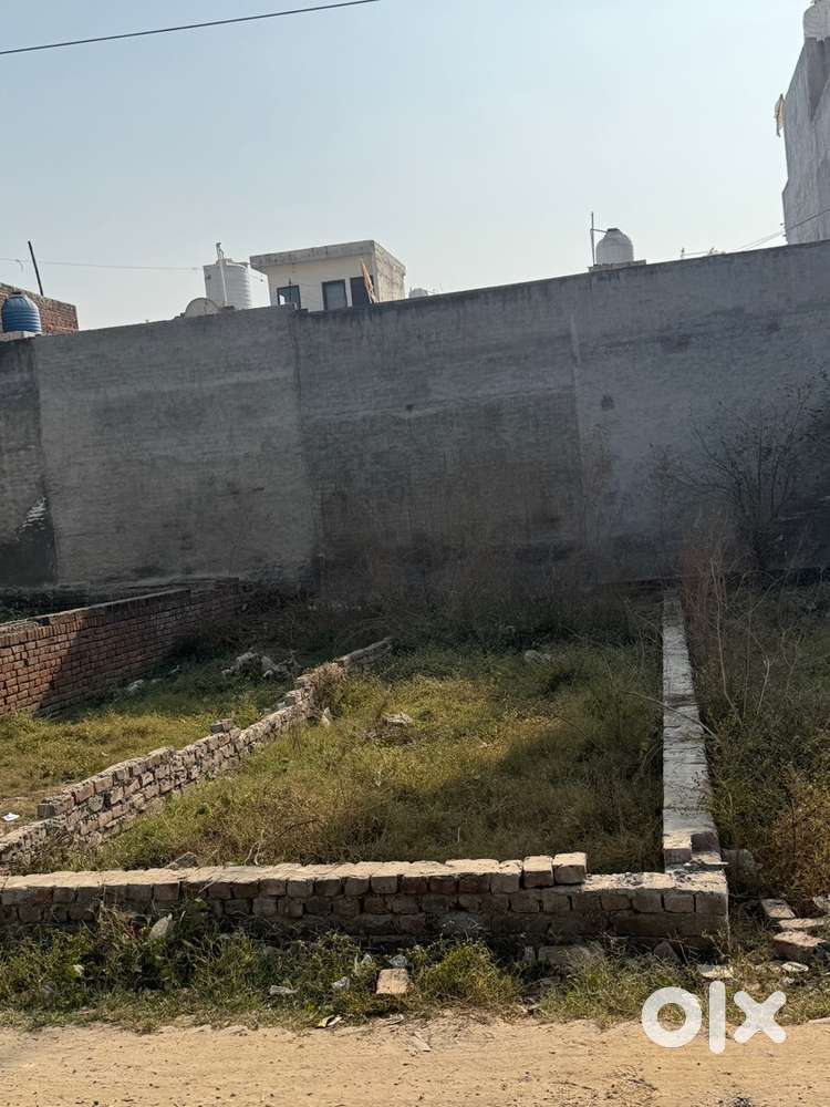 Near abhi hardware shop plot available