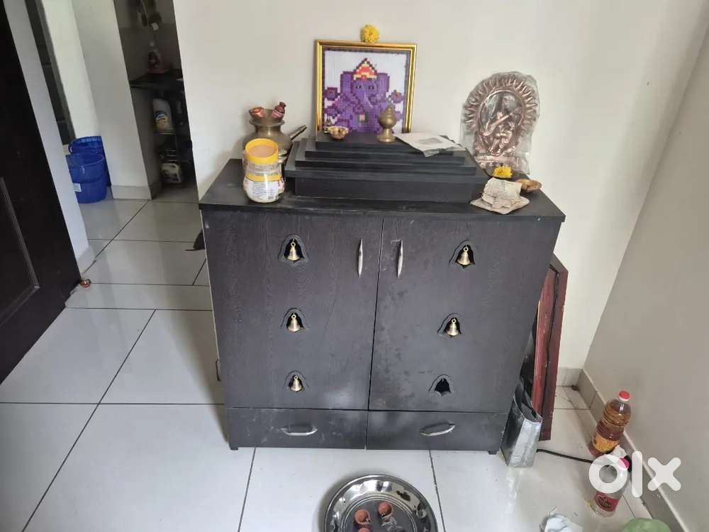 Temple Unit, Dining table and TV unit for sale