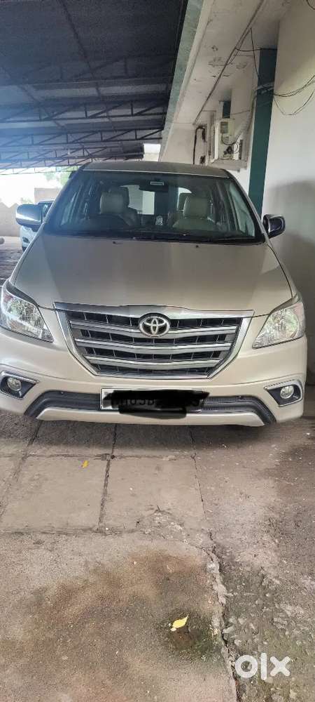 Toyota Innova 2011 Diesel 287000 Km Driven showroom maintain