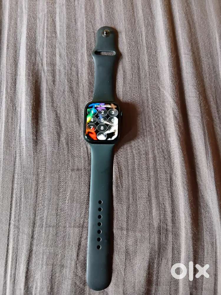 Apple watch 8 (Negotiable)