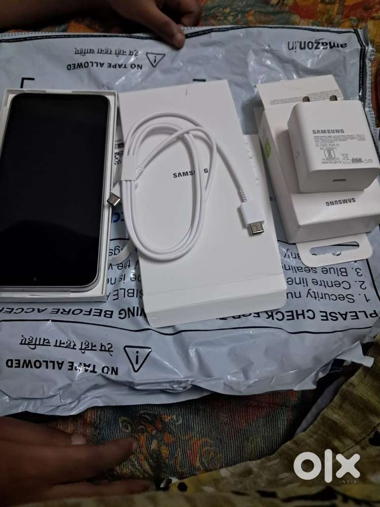 IQOO NEO 10 R - 8 GB - 256 GB - 7 days old