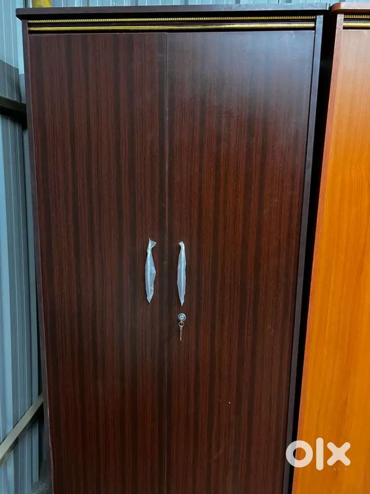 6.5 FT CUPBOARD FOR SALE