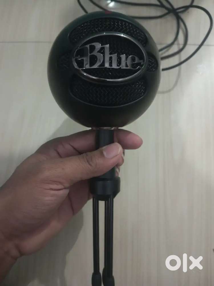 Blue mic  ( snow ball)