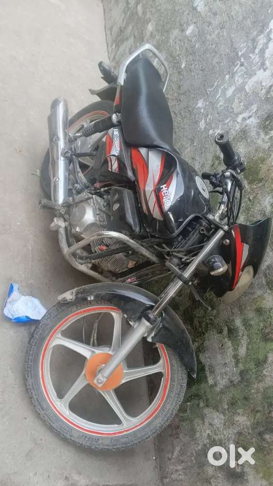 Hero hf deluxe 2019 model bill wali h ! No plate ni hai bill h bas