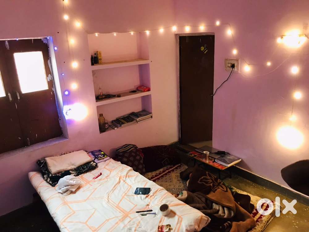 2bhk flat 2rooms attach kitchen and washroom