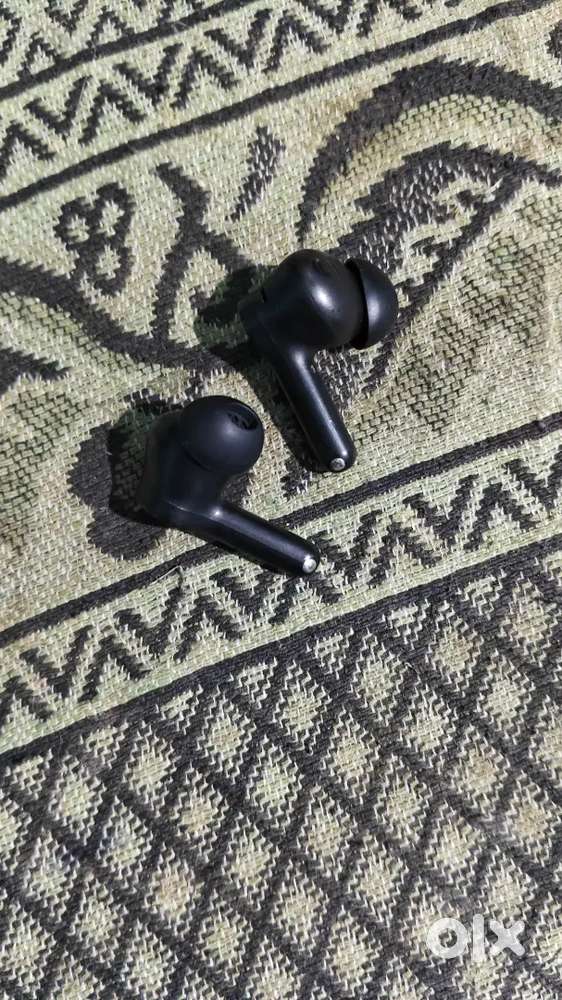 Realme buds t200 lite earbuds only 1 month old