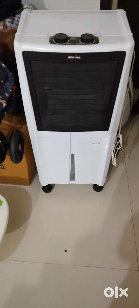 JETT Honey Comb 51 Litres Personal Desert Cooler (White)/chair/Table