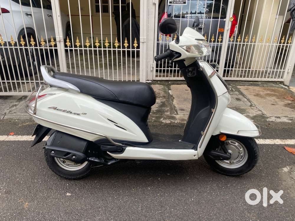 Im selling my Activa 5g