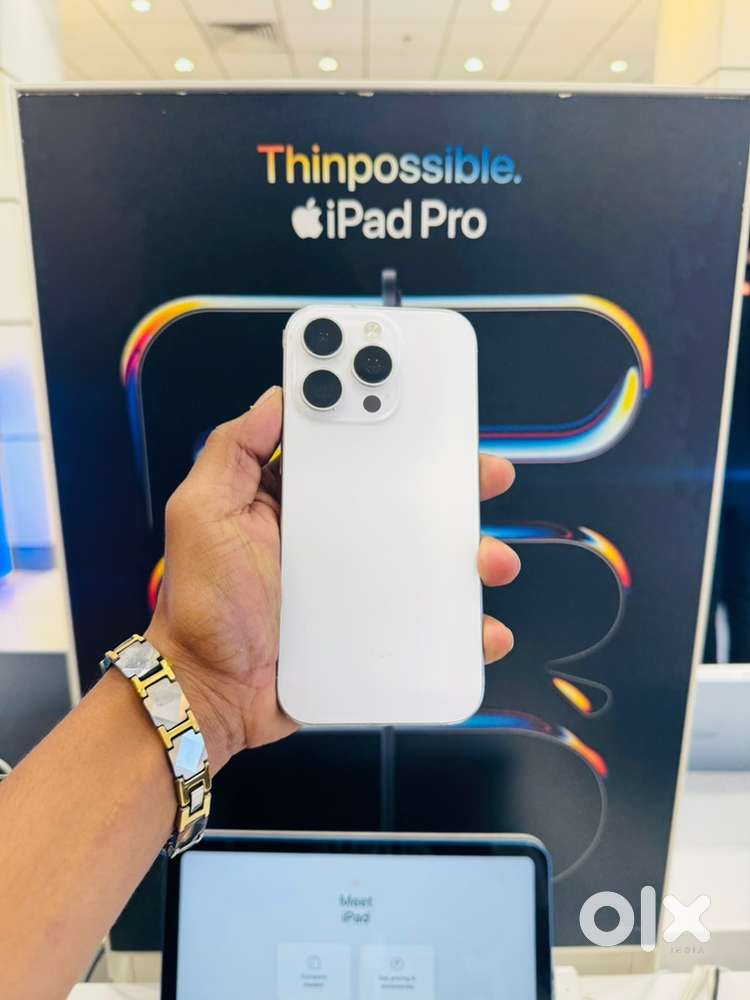 I phone 15 pro max 256gb