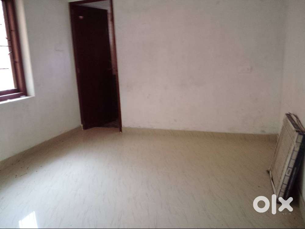 BACHELORS ALLOWED UPSTAIR FOR RENT NEAR MIMS HOSPITAL CALICUT