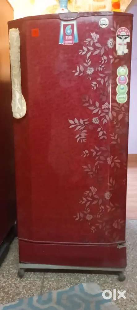 Fridge at 5500/- GOLFGREEN KOLKATA 700095