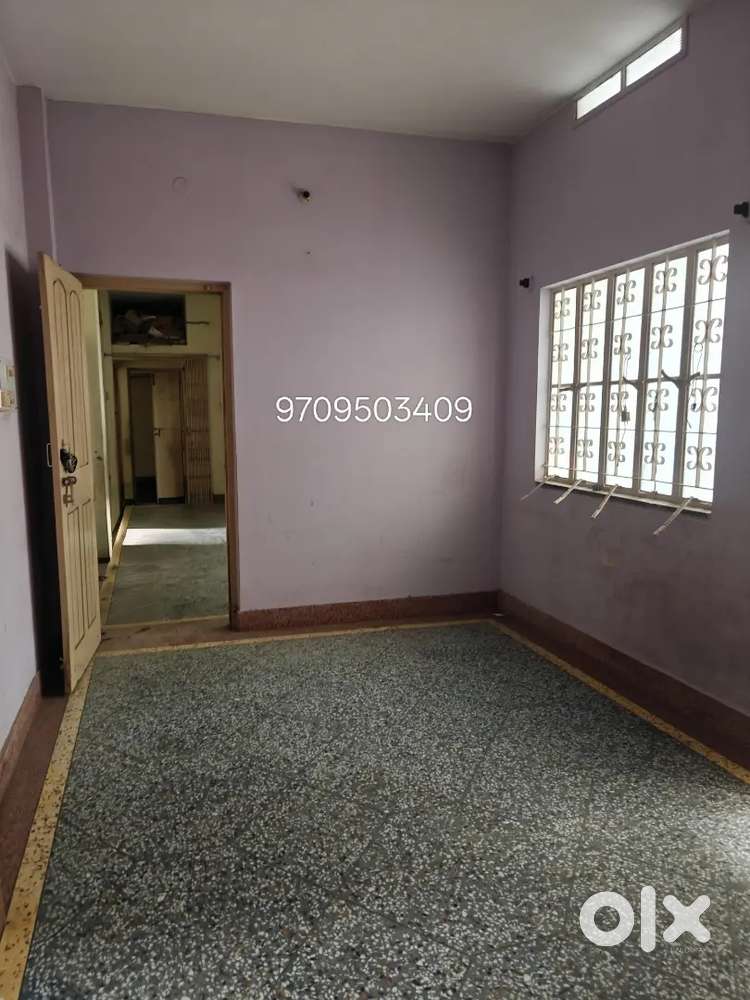 2floor house for sale location mahendru,trainingschool,proffer colony