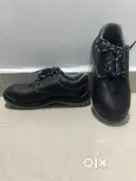 Safety shoes for men