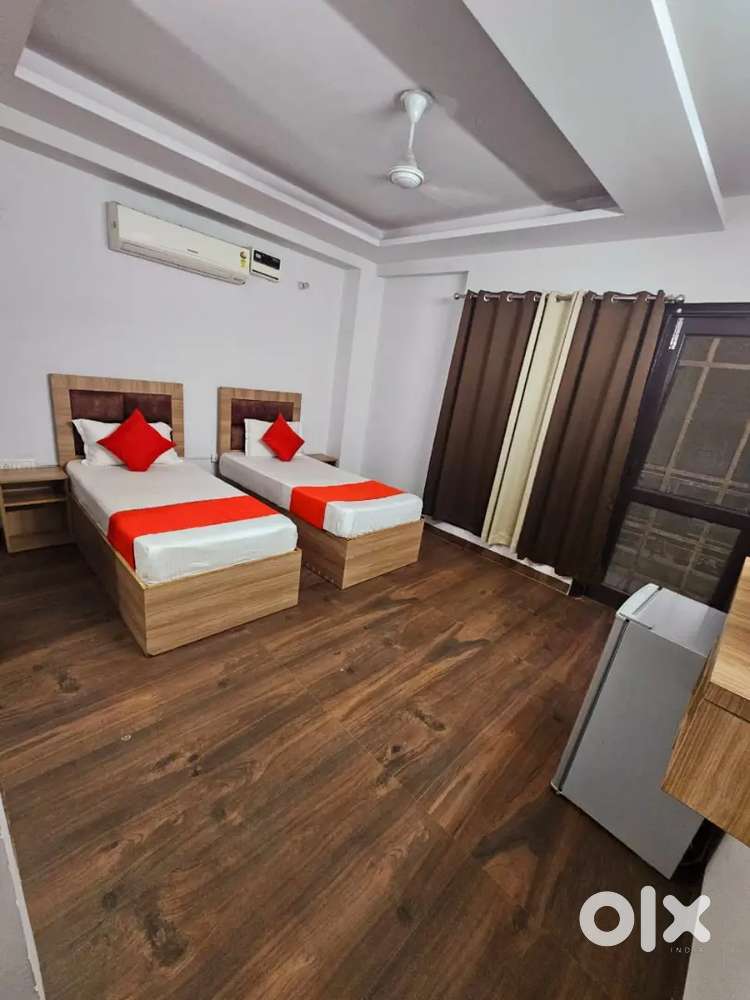 PG Near Samsung, Global Foyer, Genpact, ReNew, Smart Work, Rapid Matro