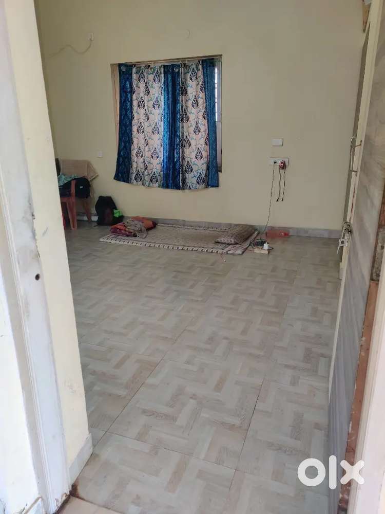 Urgently needed a roommate only boys