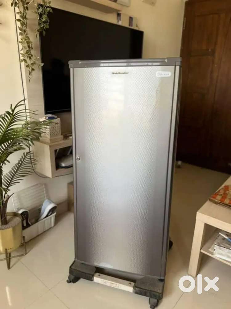 Kelvinator 190L 3-Star Refrigerator.