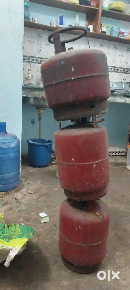 3 gas cylinder working