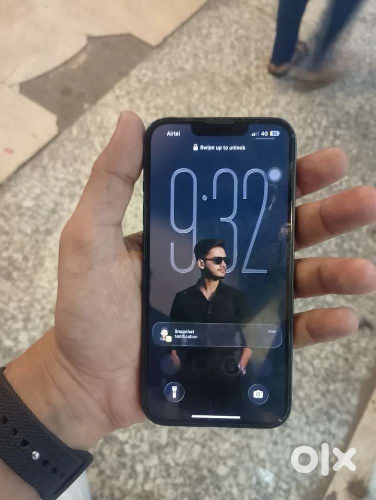 Iphone 13 1.5 year old with original bill box and cable