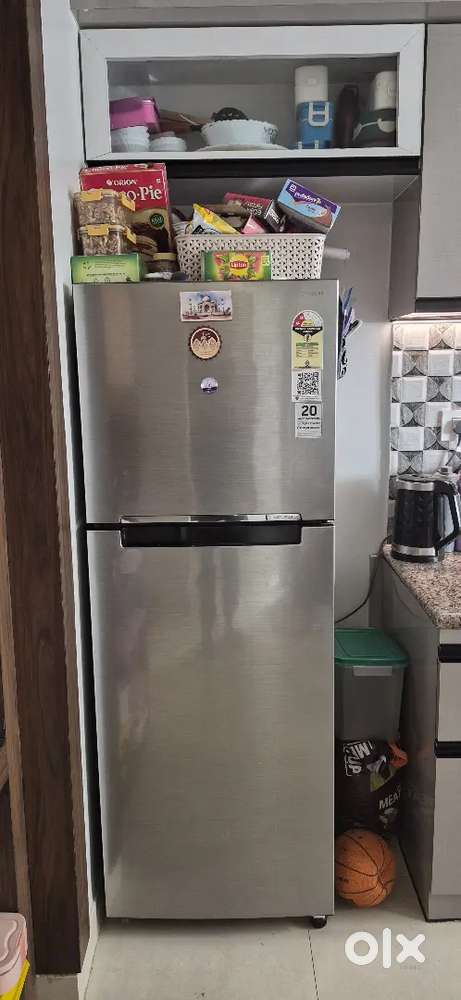 1 year old fridge..
