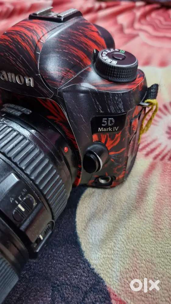 Selling 5d mark 4 with lenses