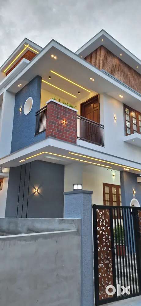 3 cent  1500 square feet house near Nettam