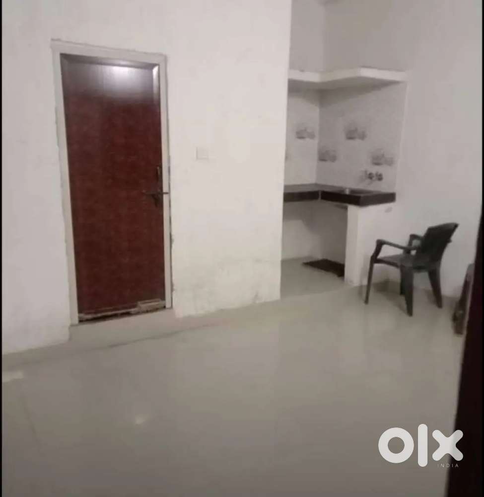 Cheapest room in santoshi nagar 4500