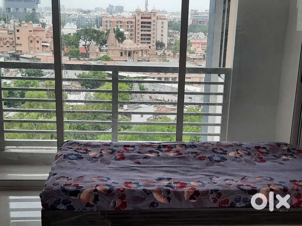 Boys Laxirious pg at prime location in atladra