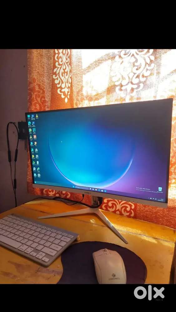 Frontech 22 inch Curved LED Monitor  75Hz  1920x1080  Wall Mount