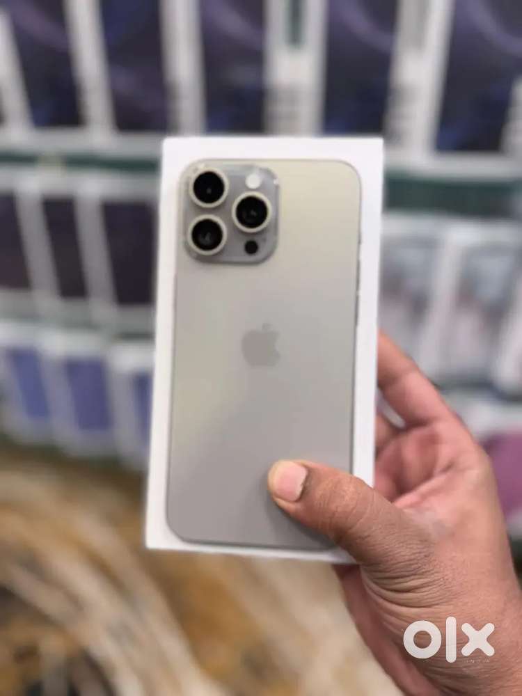 Iphone 15 pro max it's 98% battery but it's Refurbish PICE 100% condit
