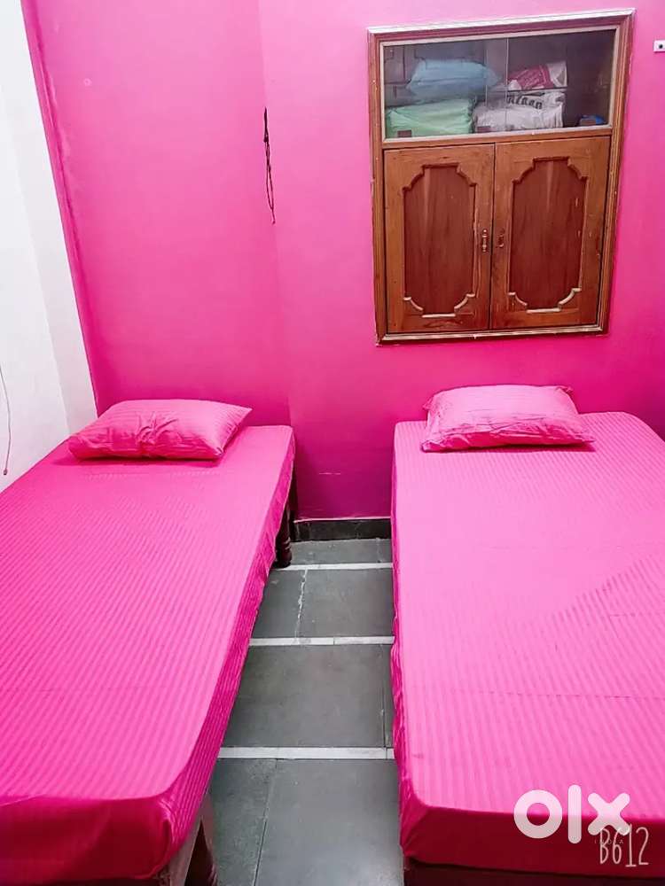 Boy's & Girl's Sharing Pg Available Nearby Jain Mandir Subhanpura