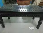 Selling centre table
