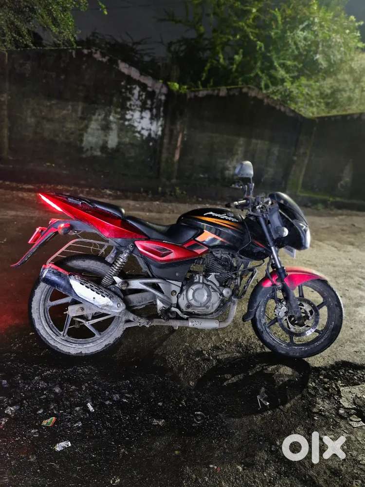 Pulsar 180 2014