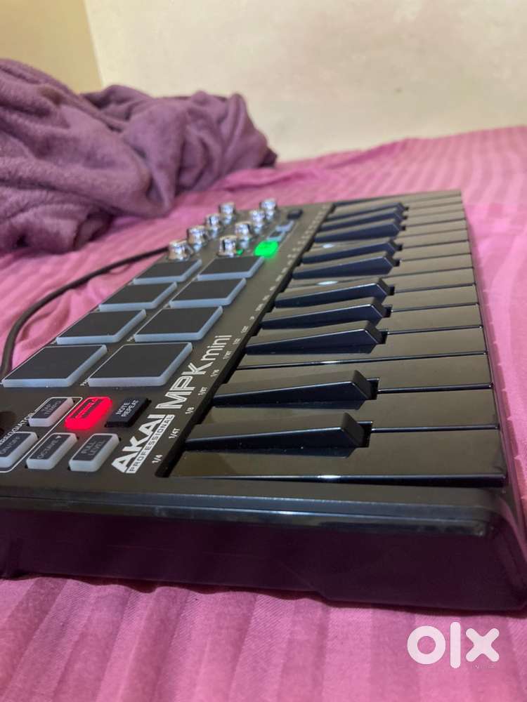 Akai Mpk mini midi keyboard