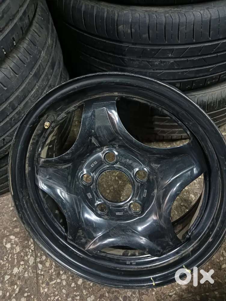 Mahindra tuv 300 wheel rim