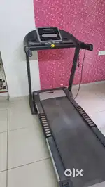 Fully Automatic, Well Conditioned, High Quality Treadmill for Sale